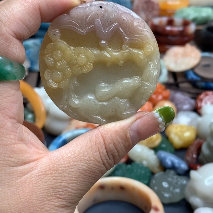 石英质玉（黄龙玉）合金颈饰
