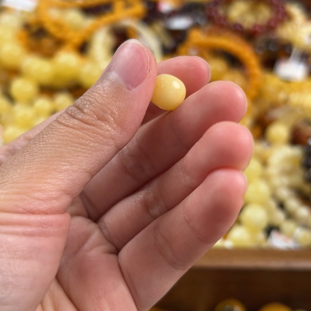 未镶嵌琥珀珠宝奇石