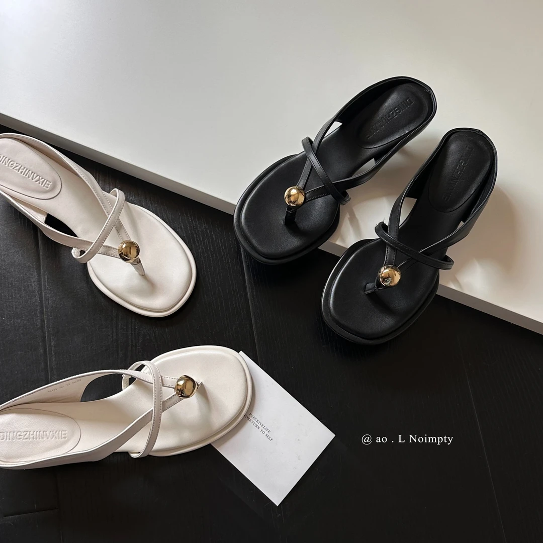 4cm牛皮女甜美夏季高跟韩版金属猫方头网红罗马风格人字拖