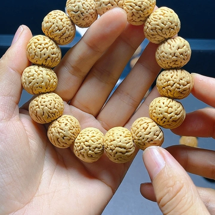 崔***吊坠桃核桃核手串