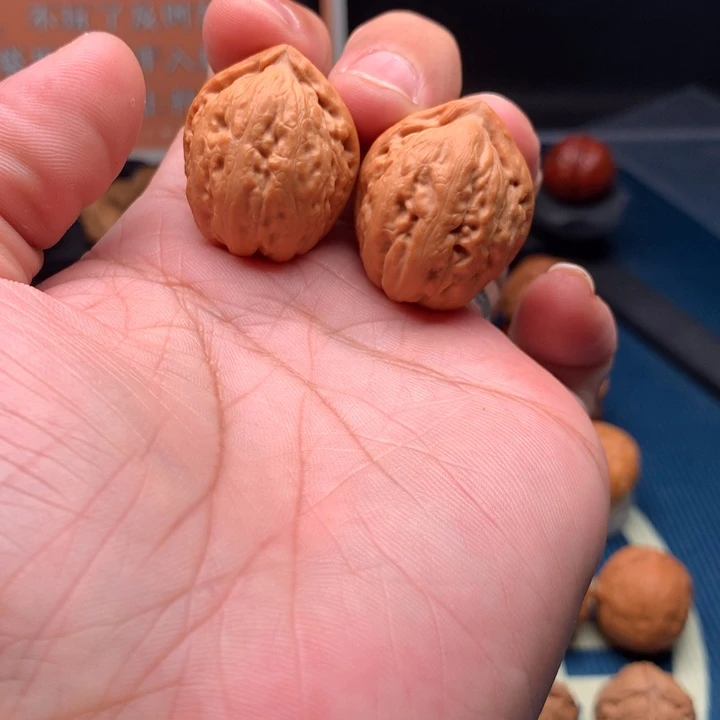 桃核把件时**_野生小手捻