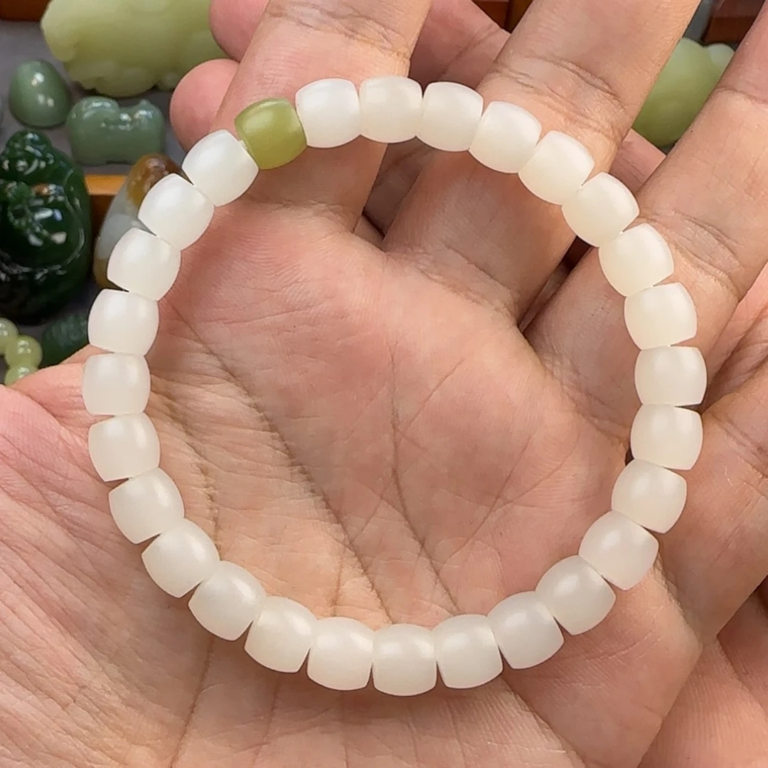 【闪购商品】货头极致细极限弧未镶嵌定制和田玉风*