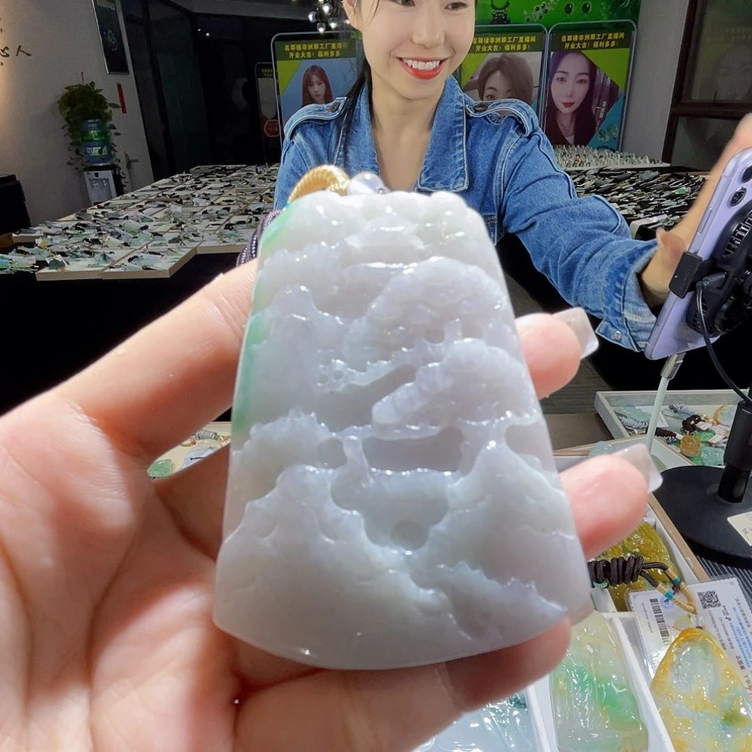 颈饰未镶嵌翡翠一个