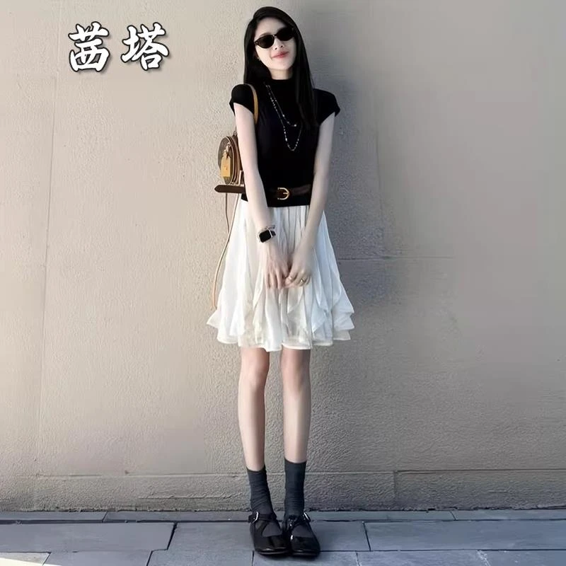 黑色圆领正肩短袖t恤女夏季独特漂亮修身上衣巨好看半身裙两件套