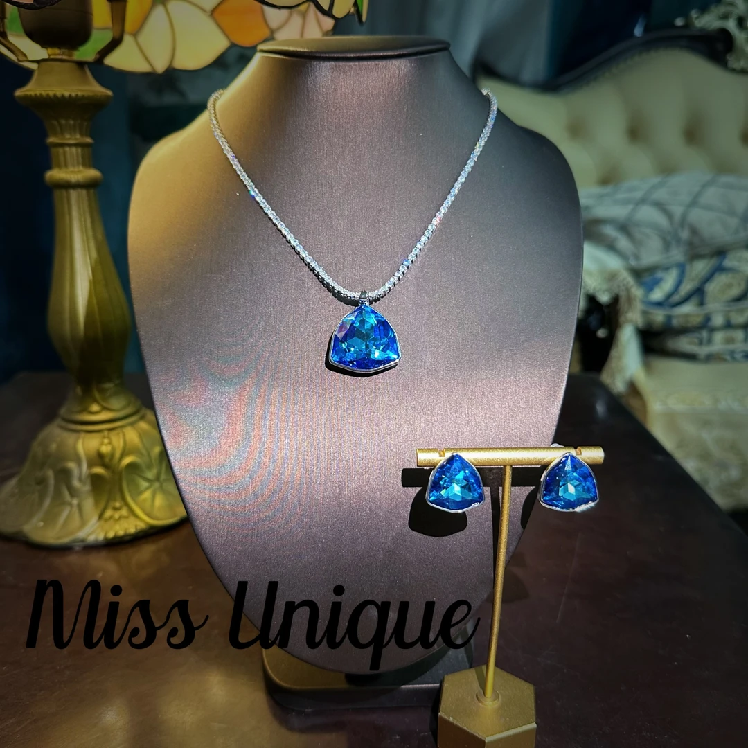 S6586蓝色盾牌三角项链套装