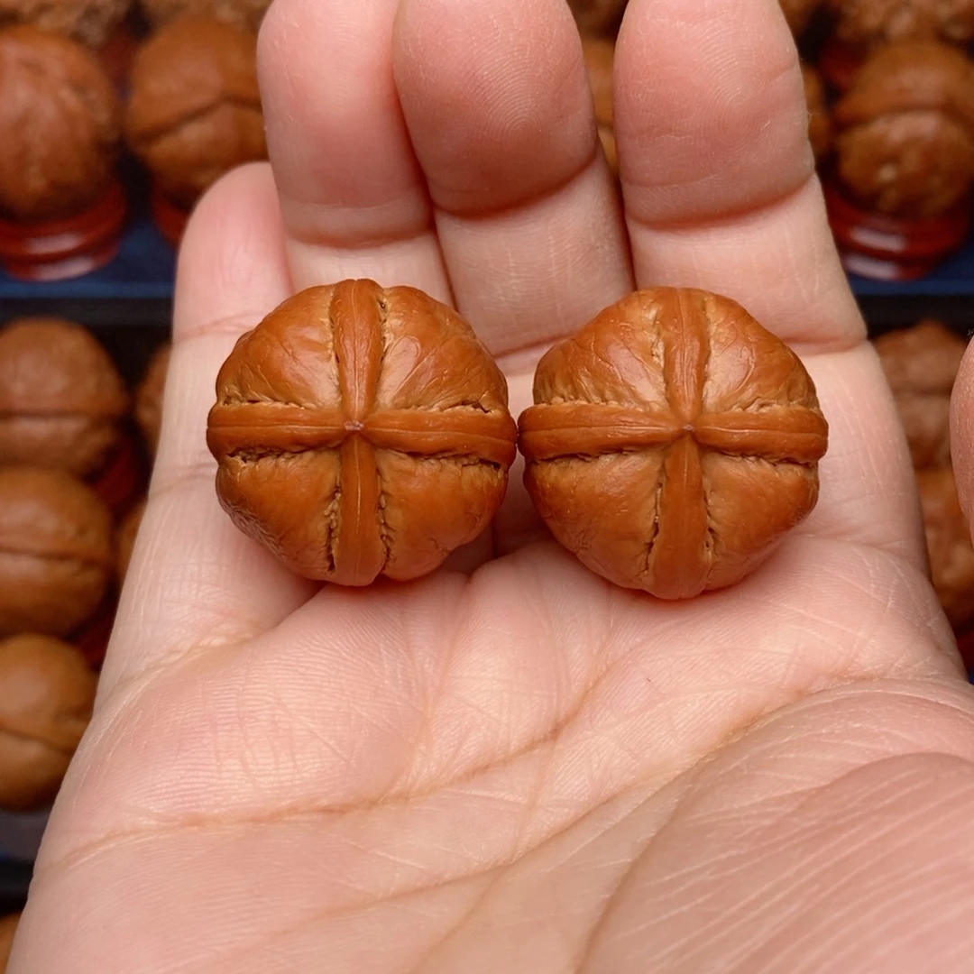 把件文玩核桃手捻球四棱