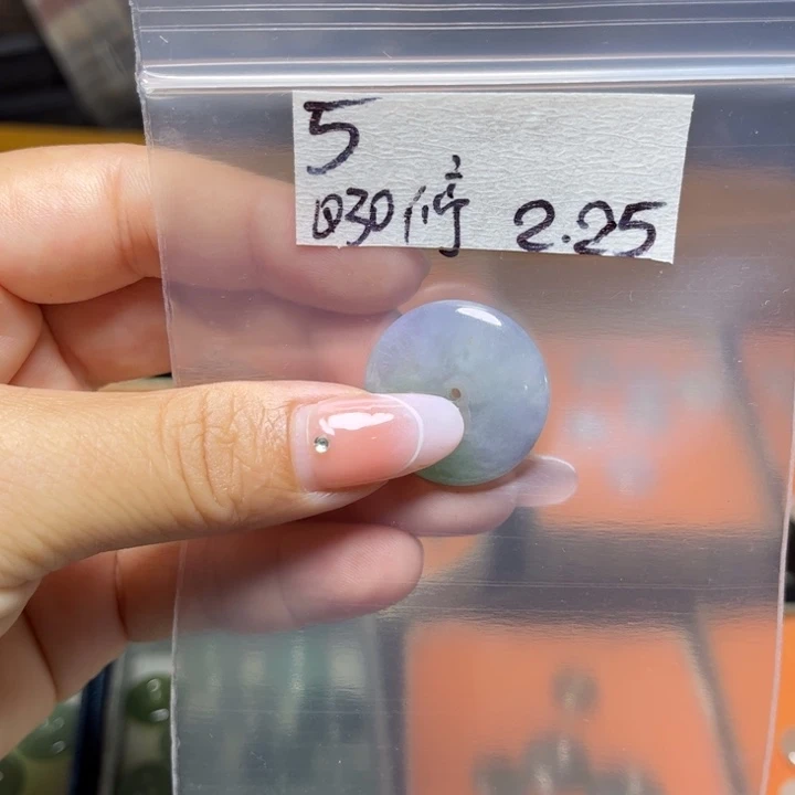 定制翡翠未镶嵌停不