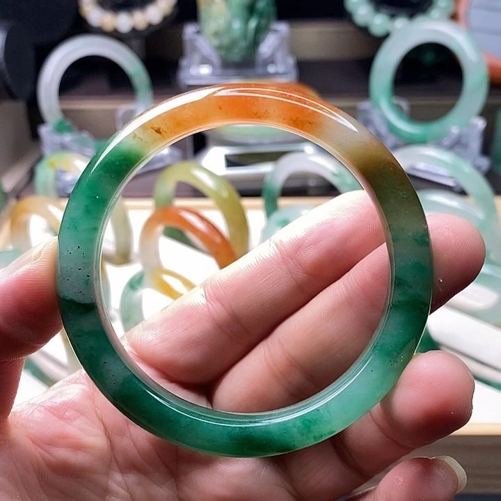 石英质玉（非洲翠）未镶嵌手镯
