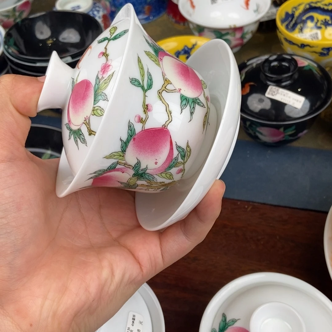 陶瓷艺术家的作品是一