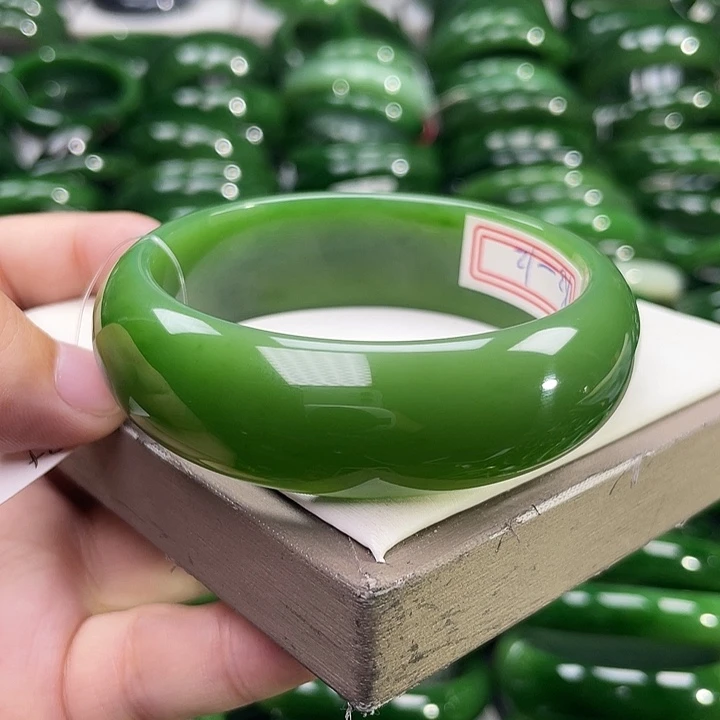 未镶嵌手镯和田玉（碧玉）