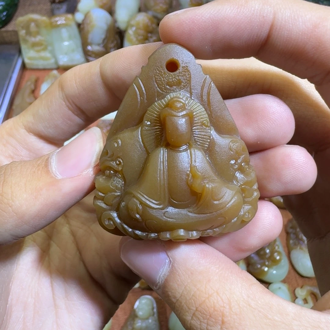 和田玉未镶嵌颈饰