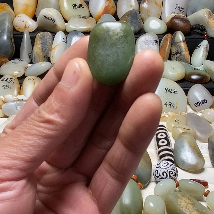 和田玉未镶嵌颈饰和田翠吊坠