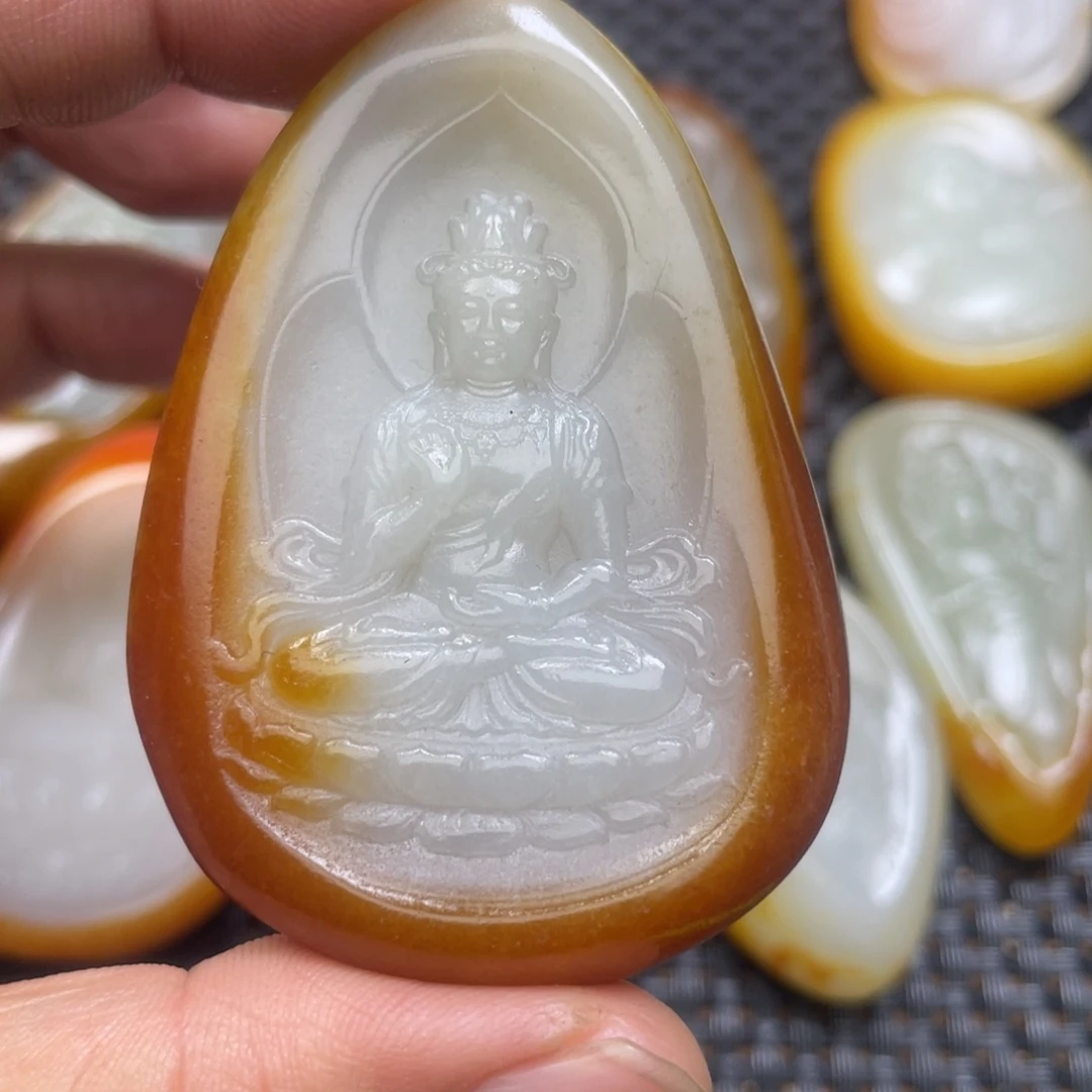 用***3和田玉未镶嵌颈饰