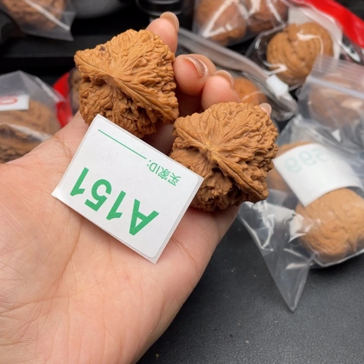 文玩核桃吊坠核桃