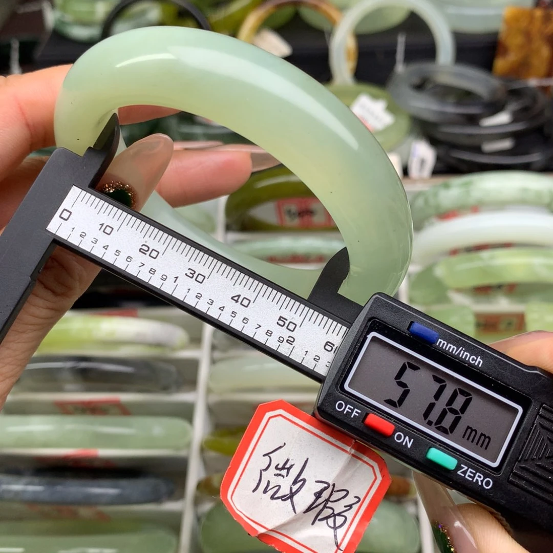 蛇纹石玉未镶嵌手镯502