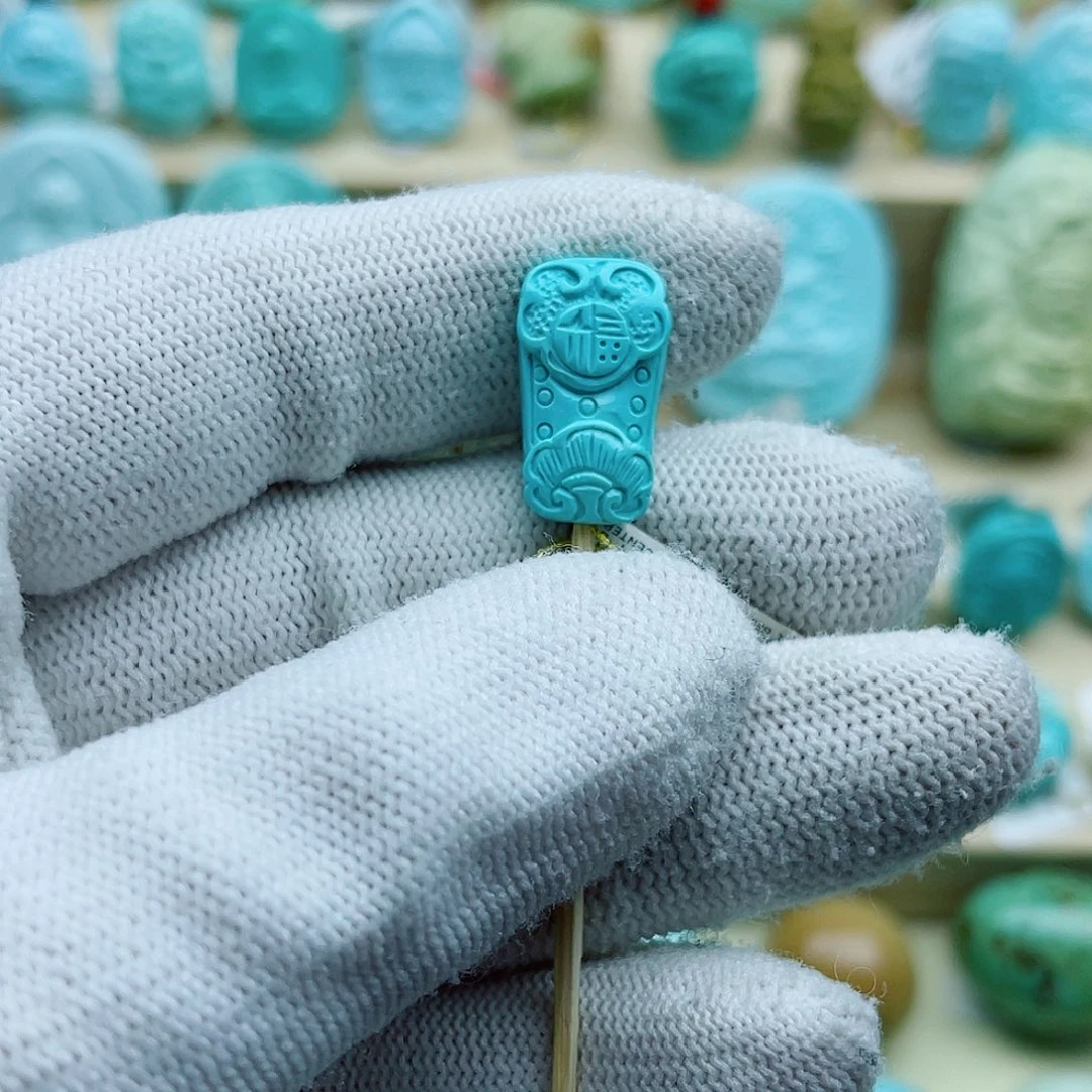 绿松石未镶嵌珠宝奇石