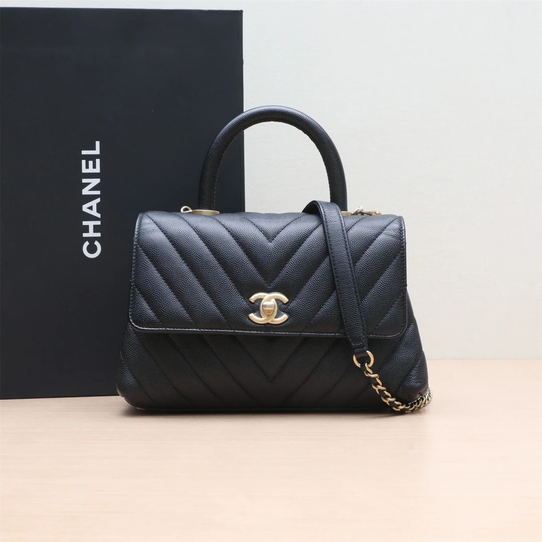 99新 Chanel/香奈儿 活动双双 Handle 小号 黑色 荔枝牛 26开
