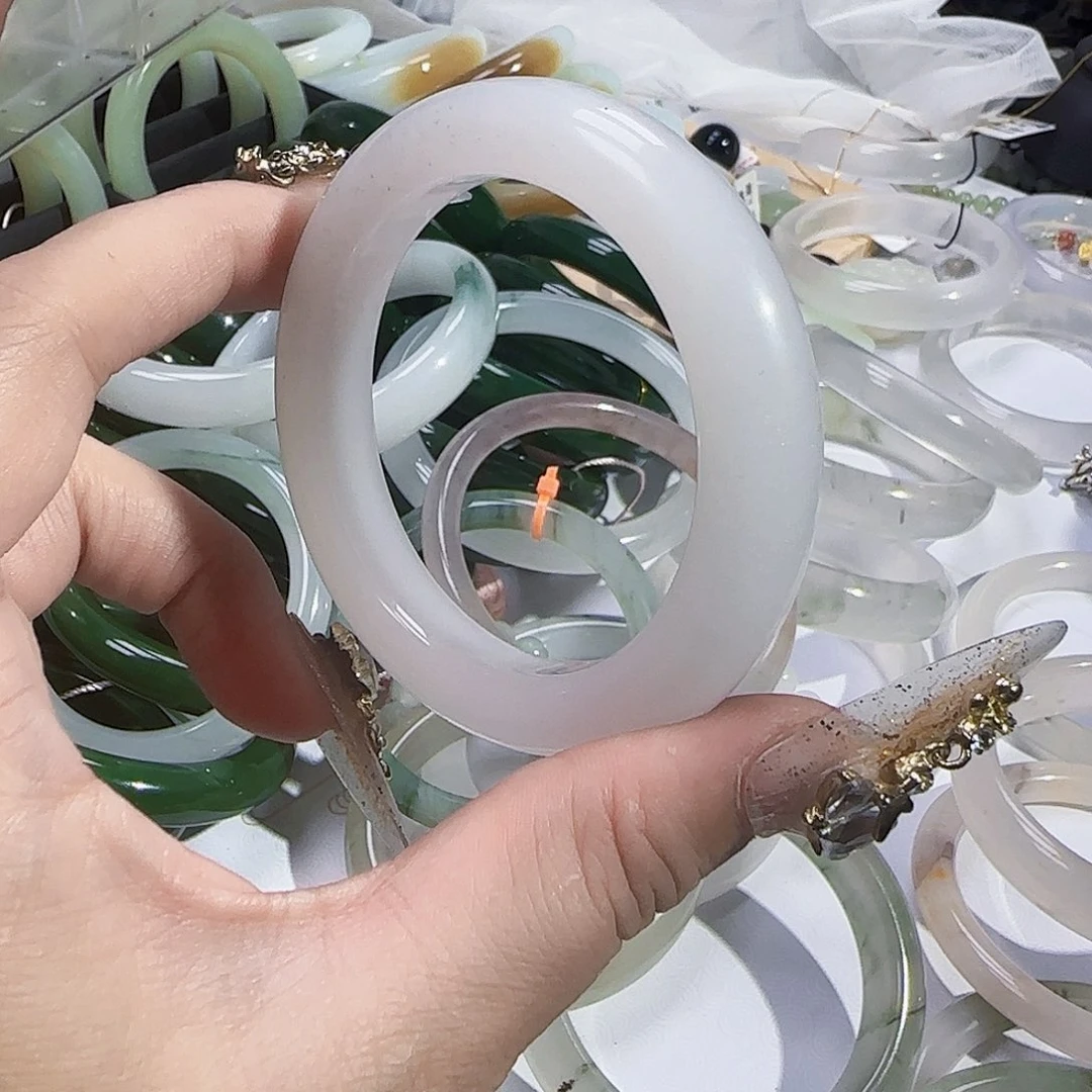 石英质玉（金丝玉）手镯未镶嵌