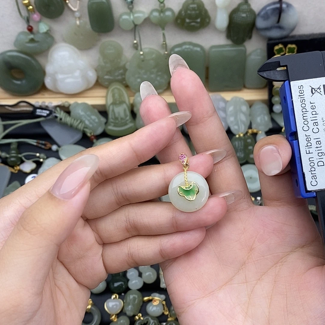 吊坠(赠链)银S925镶嵌和田玉