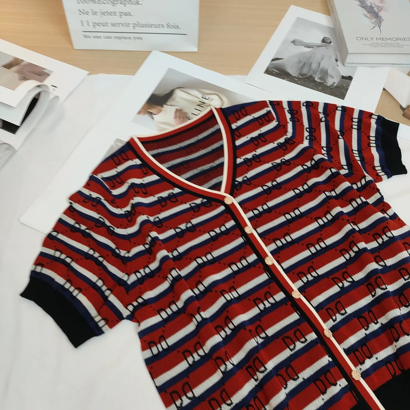 【思思精选】2025轻奢气质时尚高级字母V领百搭撞色针织衫A343#