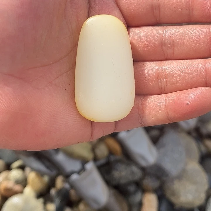 和田玉（糖玉）未镶嵌珠宝奇石