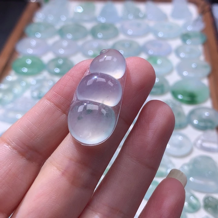 颈饰未镶嵌翡翠高冰飘花福豆