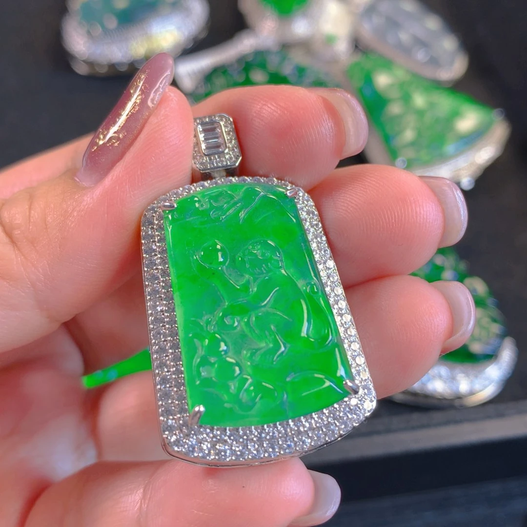 翡翠颈饰未镶嵌翡翠