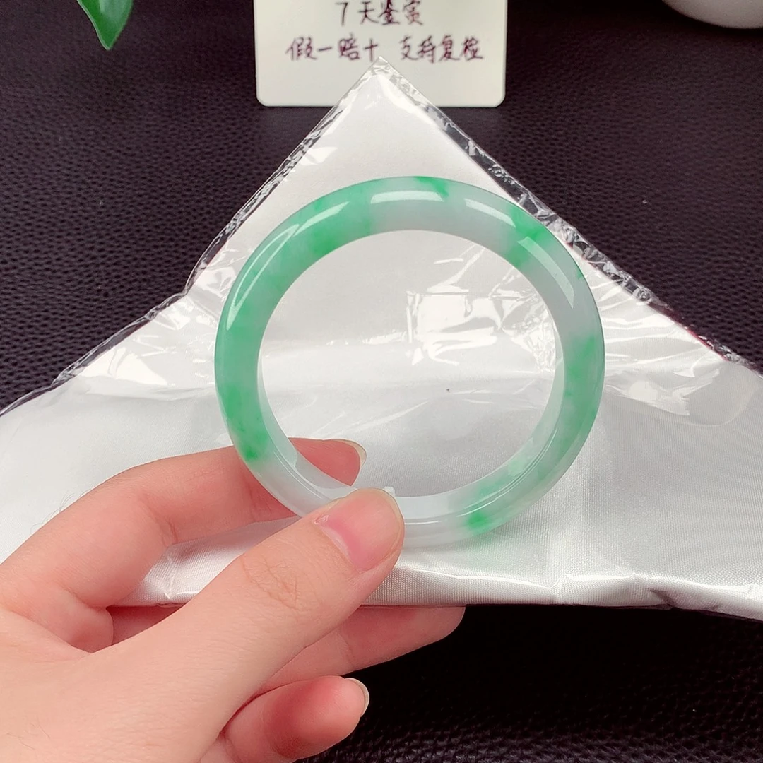 翡翠未镶嵌手镯翡翠