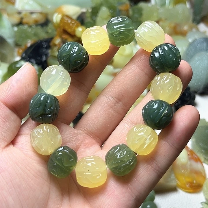 未镶嵌蛇纹石玉颈饰