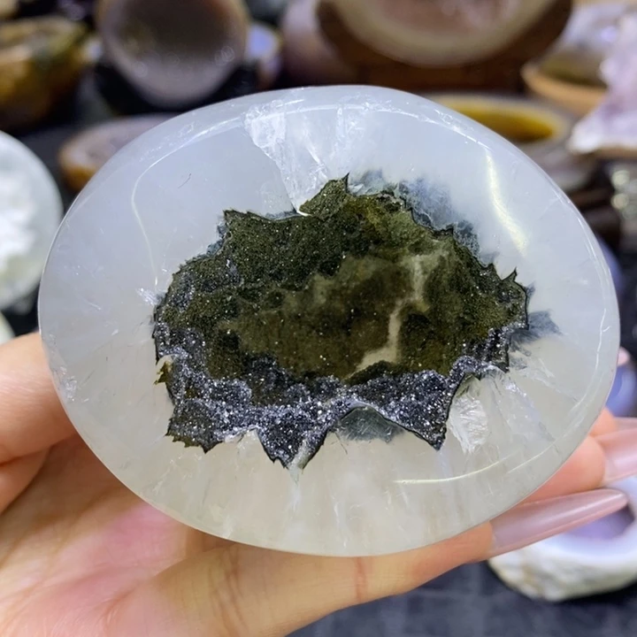 未镶嵌珠宝半成品水晶绿牙软洞