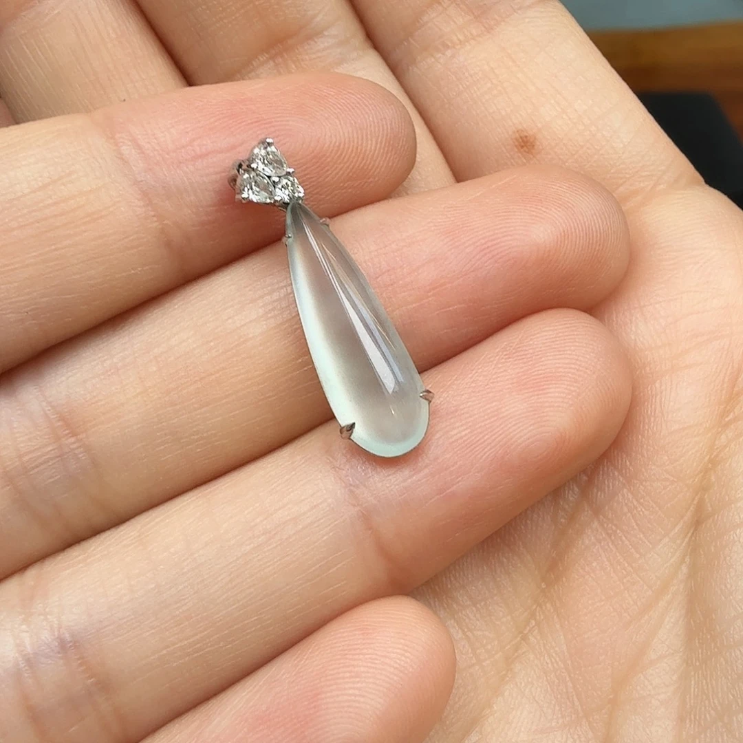 打***喵翡翠18K金镶嵌颈饰