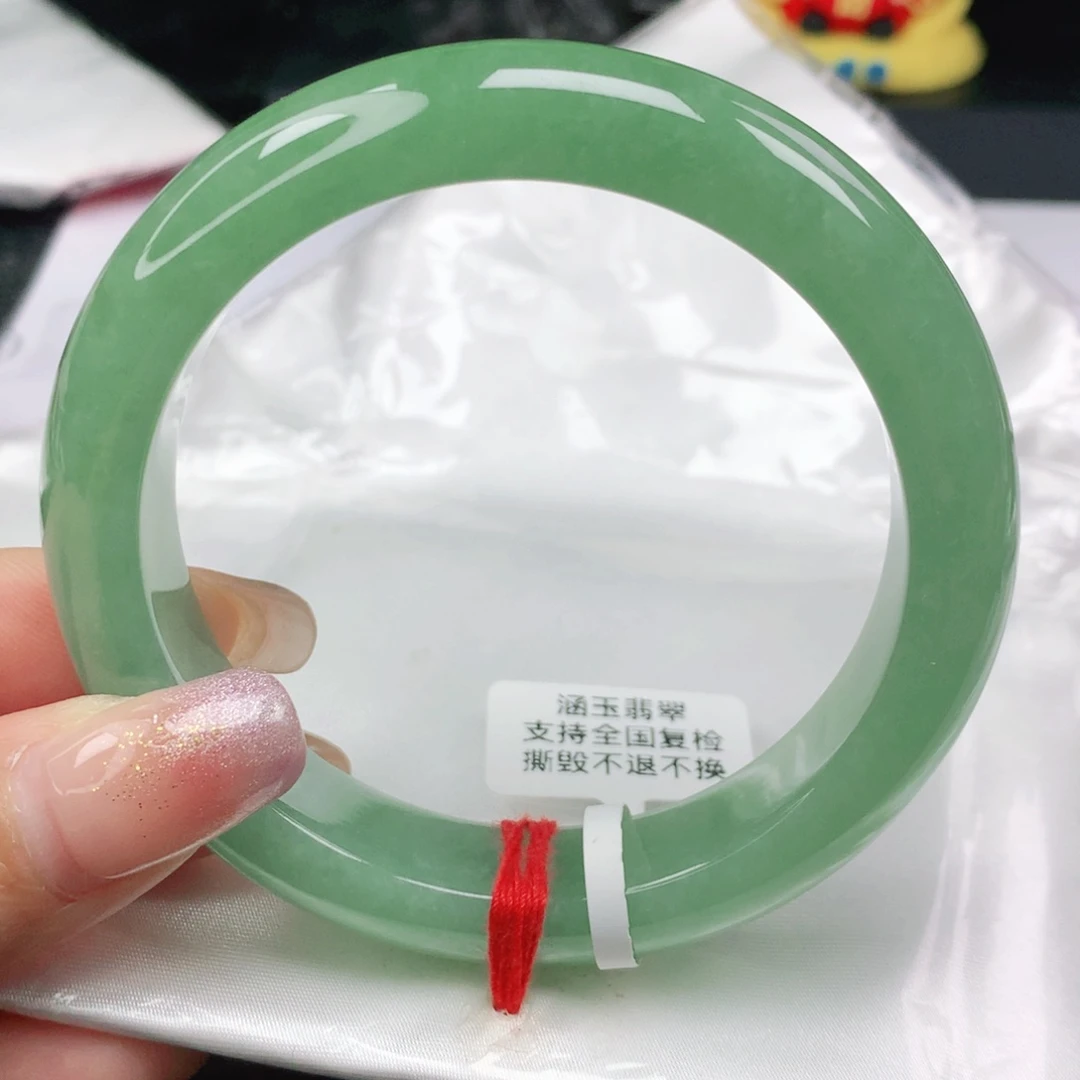 翡翠未镶嵌手镯正