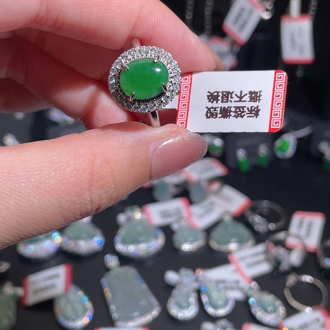 未镶嵌戒指翡翠戒指
