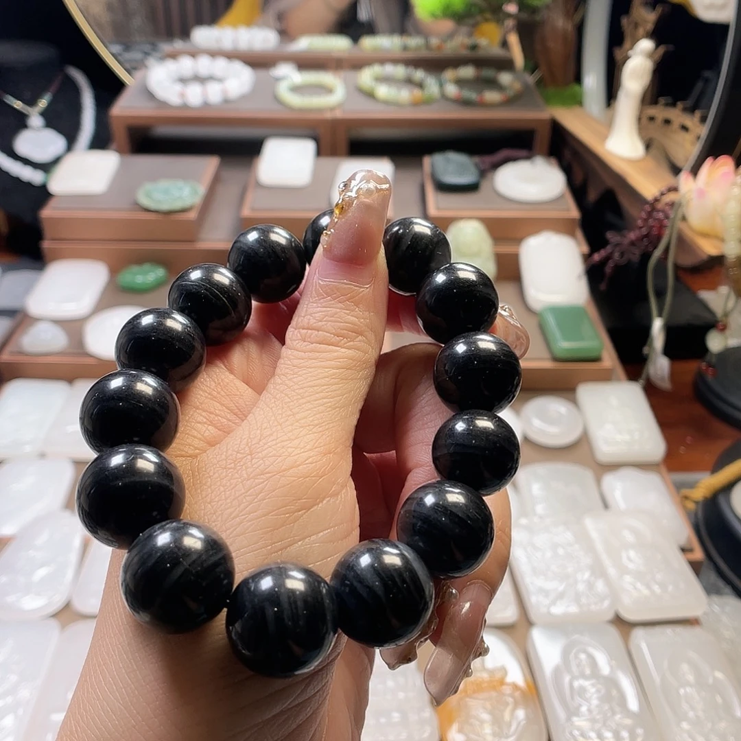 傻***士颈饰未镶嵌石英质玉（金丝玉）新疆金丝玉