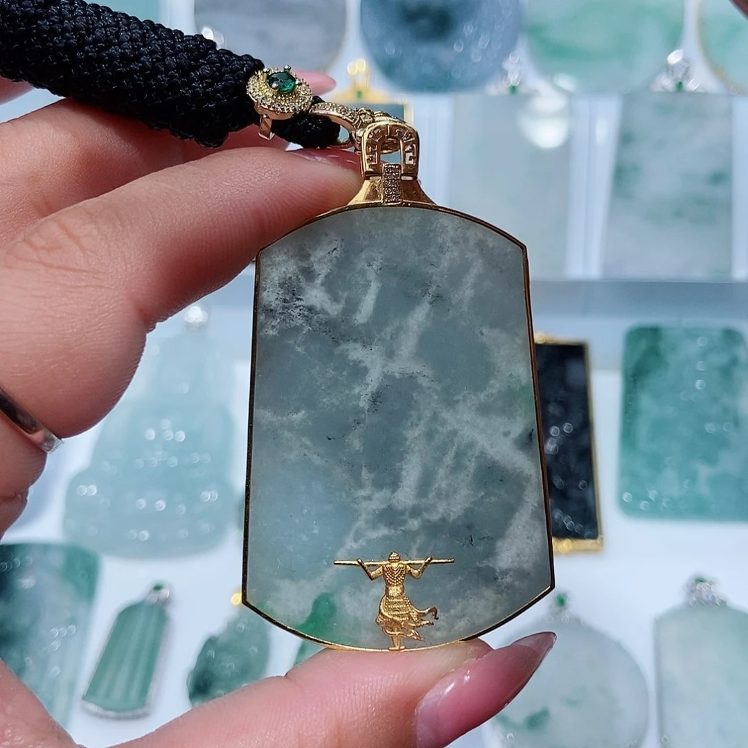 翡翠吊坠(不含链)18K金镶嵌