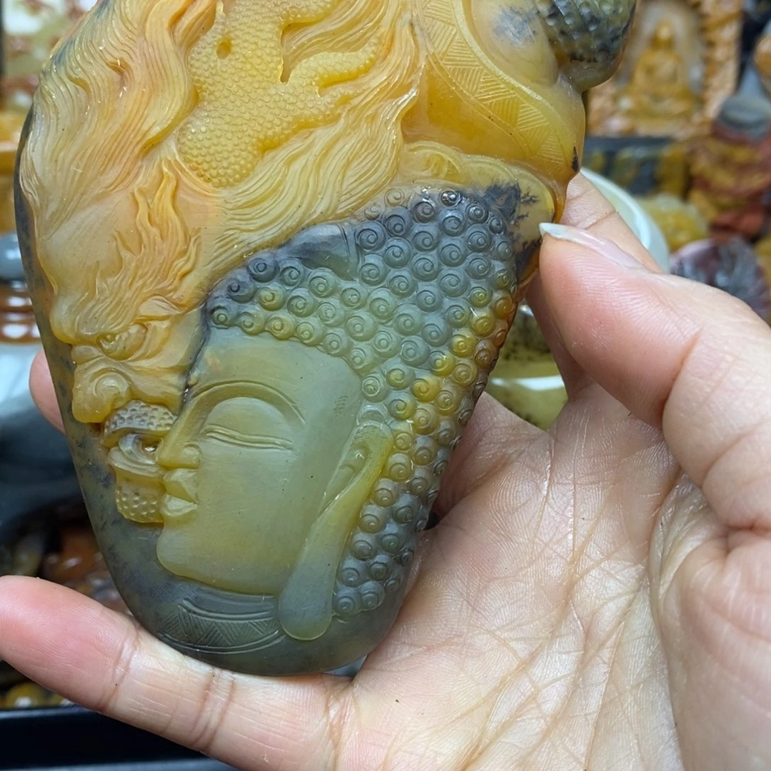 未镶嵌石英质玉（黄龙玉）颈饰