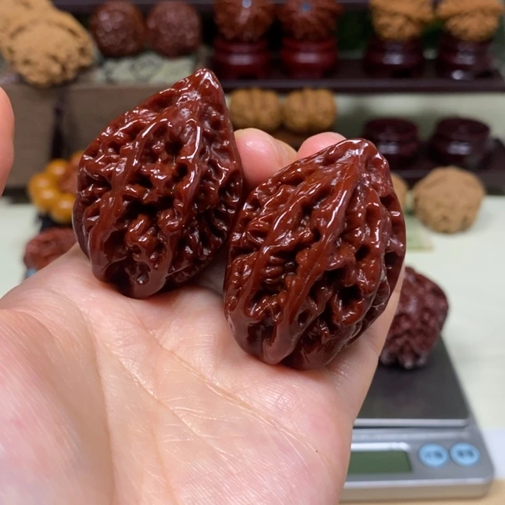 文玩核桃吊坠火焰八棱秋子