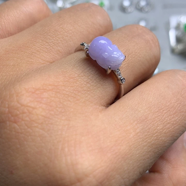 翡翠未镶嵌戒指银托镶嵌，可直接佩戴