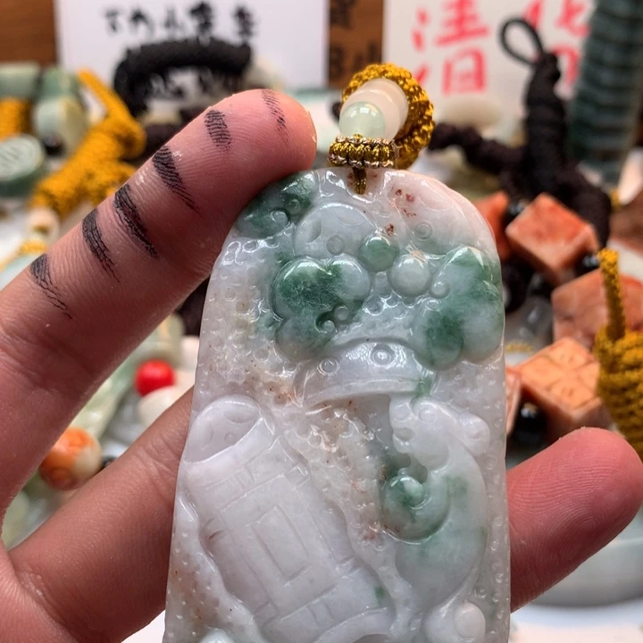 翡翠未镶嵌颈饰保真天然a货翡翠