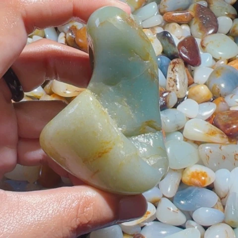 未镶嵌和田玉（糖玉）手链爱****蛋