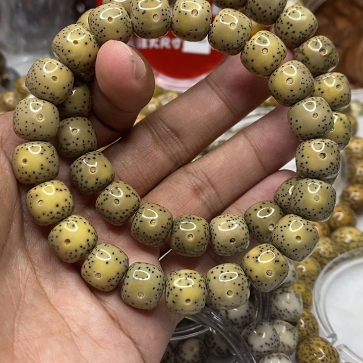 星月菩提手串11月留白