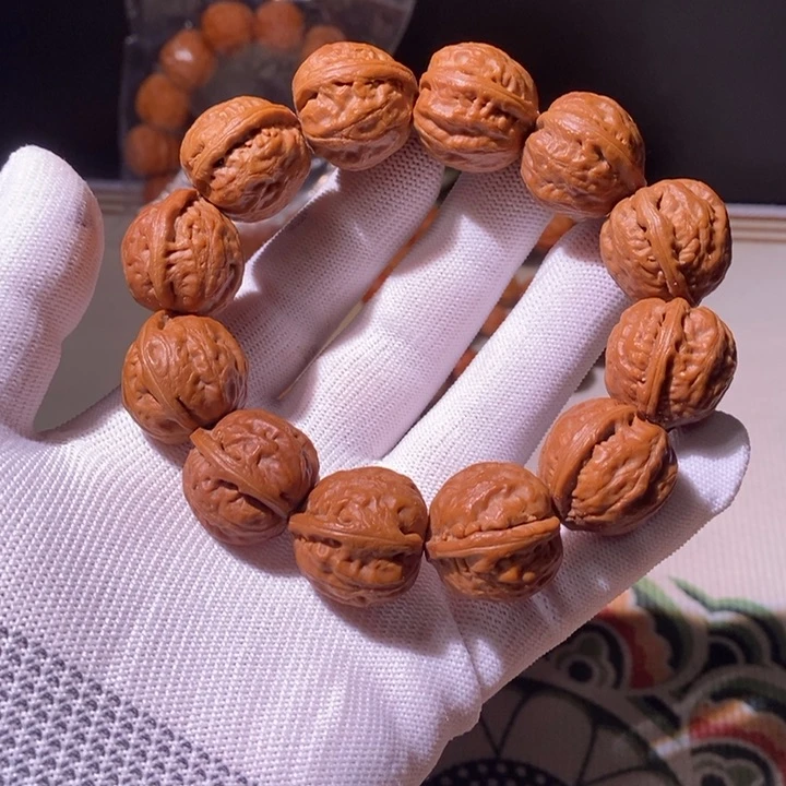 文玩核桃手串…………19