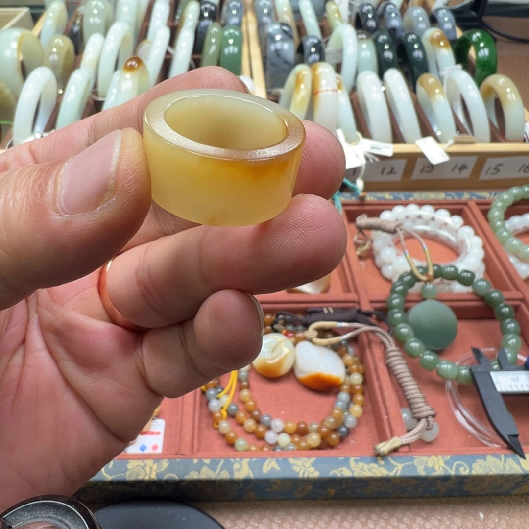 和田玉（糖玉）未镶嵌戒指