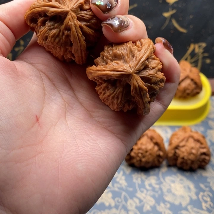 江***）吊坠文玩核桃白狮子