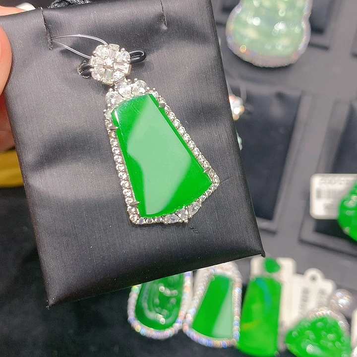 颈饰银S925镶嵌翡翠086652