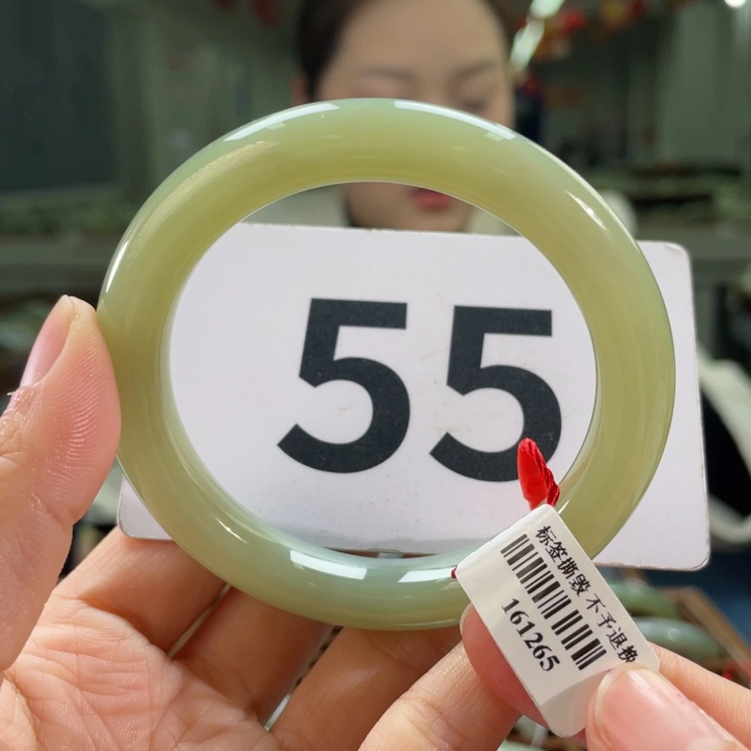 未镶嵌手镯和田玉微瑕