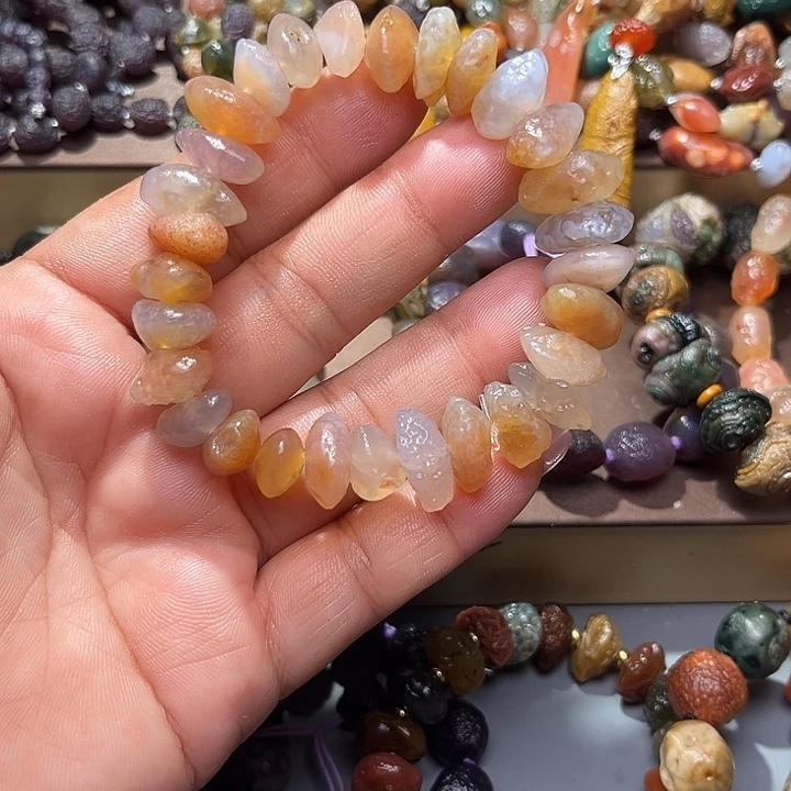 阿拉善彩玛瑙手串