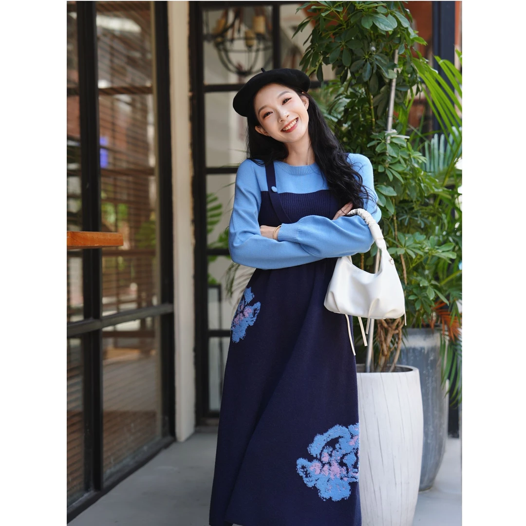 两三事默染时分连衣裙女秋冬高级感蓝色裙子新款时尚出游服装洋气