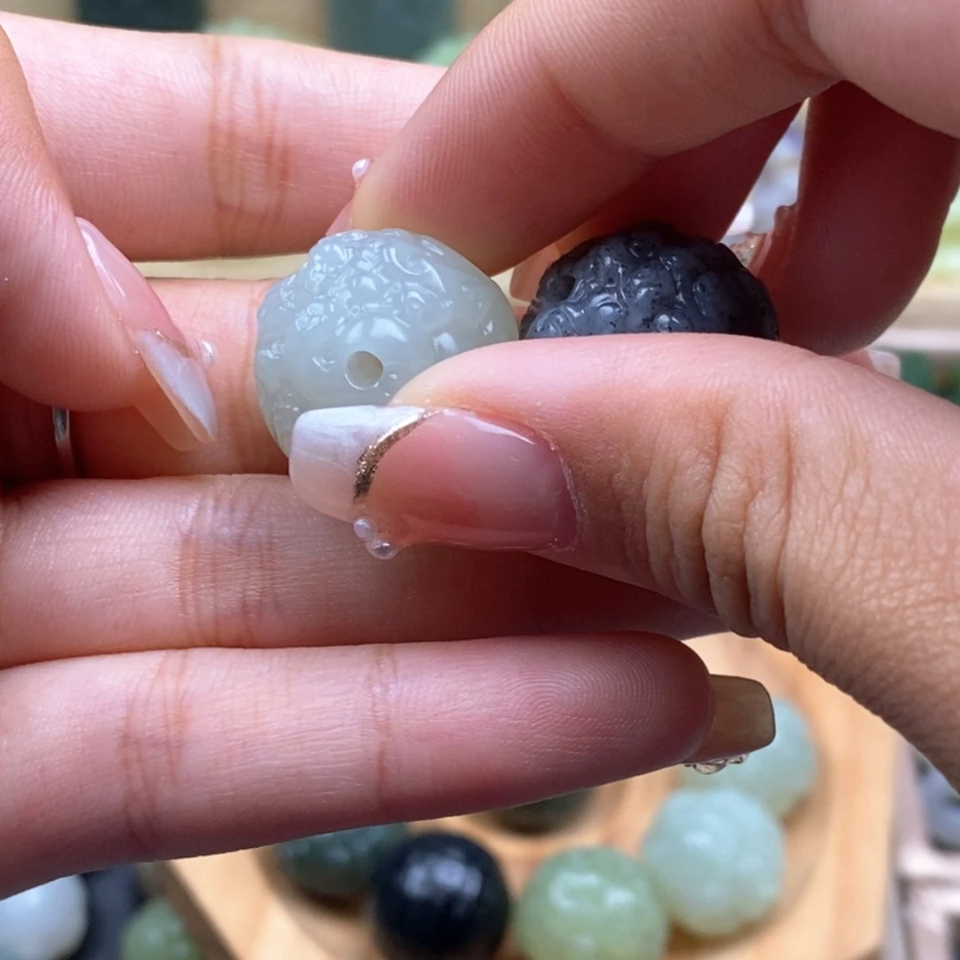 和田玉未镶嵌珠宝半成品