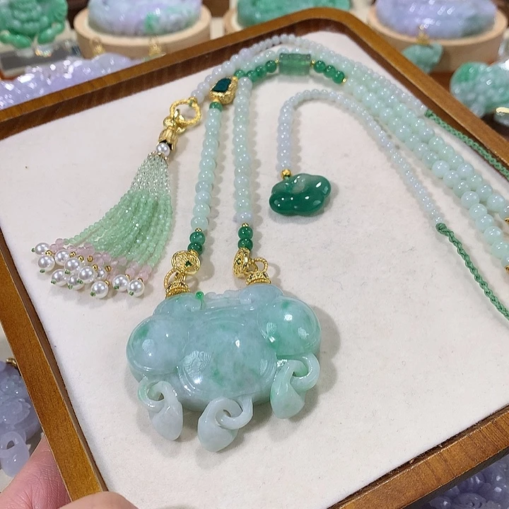 翡翠未镶嵌颈饰翡翠吊坠